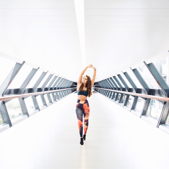 Sweaty Betty Contour Legging in Lava EUC - Picture 3 of 6